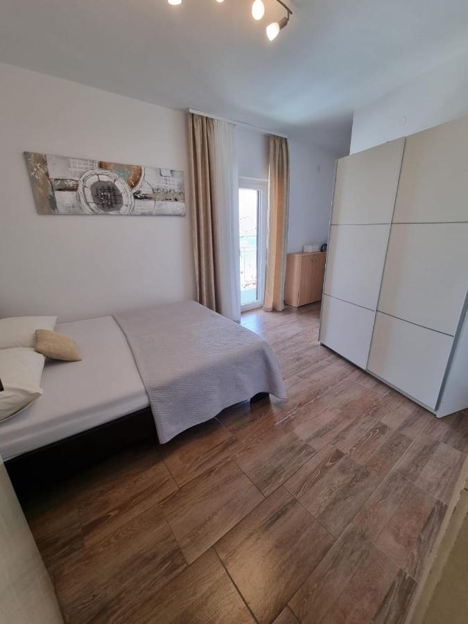 Apartman Smoljic 4+2 Primošten Exterior foto